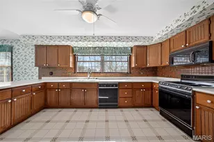 3300 Shrewsbury Ln, Saint Charles, MO 63301 - Photo 29