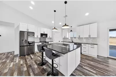 592 Phelps Lane, Elsberry, MO 63343 - Photo 21