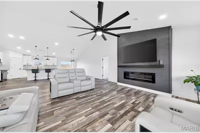 592 Phelps Lane, Elsberry, MO 63343 - Photo 9