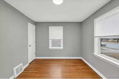 10128 Ashbrook Drive, Saint Louis, MO 63137 - Photo 7