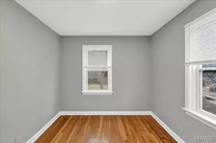 10128 Ashbrook Dr, Saint Louis, MO 63137 - Photo 9