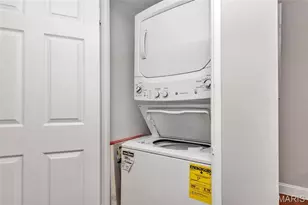 7553 Buckingham Dr, Clayton, MO 63105 - Photo 17