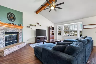 909 W Medalist Court, Wentzville, MO 63385 - Photo 3