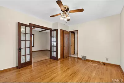 10300 Toelle Lane, Saint Louis, MO 63137 - Photo 7