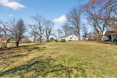 10300 Toelle Lane, Saint Louis, MO 63137 - Photo 31