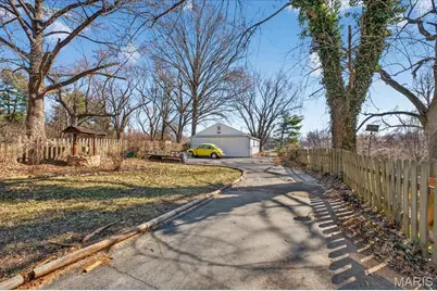 10300 Toelle Lane, Saint Louis, MO 63137 - Photo 29