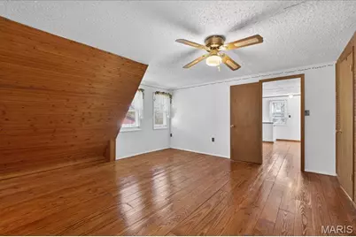 10300 Toelle Lane, Saint Louis, MO 63137 - Photo 19