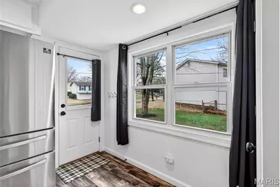 899 Oklahoma Avenue, Ballwin, MO 63021 - Photo 21