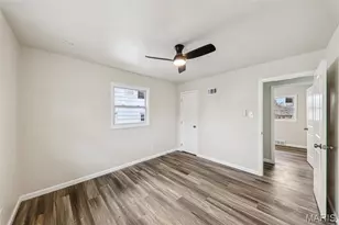 6621 Dunwold Dr, Berkeley, MO 63134 - Photo 11