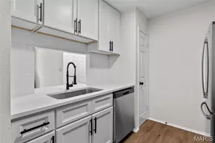 6808 Cottage Grove Ln, Saint Louis, MO 63129 - Photo 15