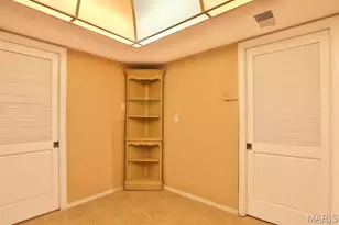 922 N Claytonbrook Dr, Ballwin, MO 63011 - Photo 7