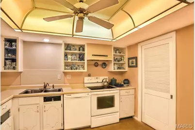 922 N Claytonbrook Drive #1, Ballwin, MO 63011 - Photo 9