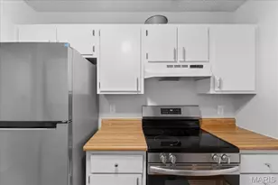 1518 Swallow Dr, Saint Louis, MO 63144 - Photo 9