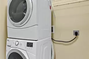 105 Worthington Cir, Saint Louis, MO 63128 - Photo 15