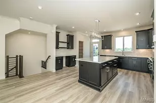 8975 Eager Rd, Richmond Heights, MO 63144 - Photo 7