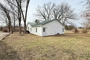 701 E Grand Ave, Cuba, MO 65453 - Photo 3