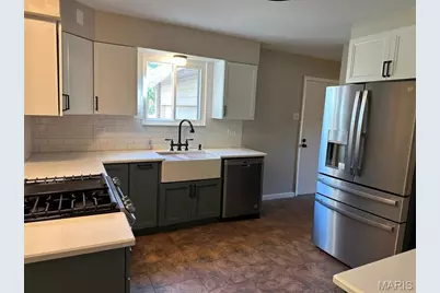 7 Dana Drive, Florissant, MO 63033 - Photo 3