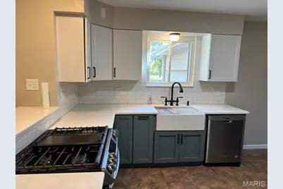 7 Dana Drive, Florissant, MO 63033 - Photo 5