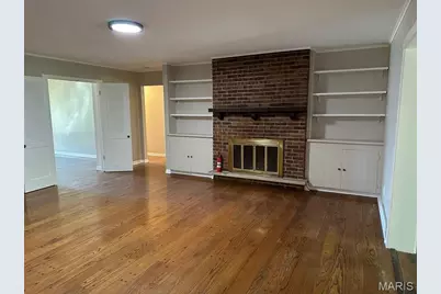 7 Dana Drive, Florissant, MO 63033 - Photo 7