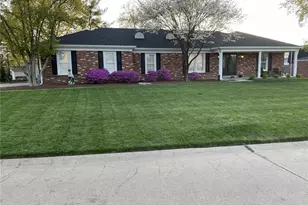 315 Prince Towne Dr, Creve Coeur, MO 63141 - Photo 1