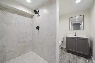 10235 Thorpe Ave, Overland, MO 63114 - Photo 23