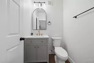 10235 Thorpe Ave, Overland, MO 63114 - Photo 21