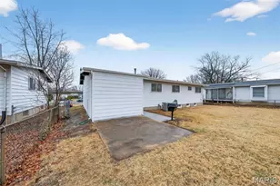 2500 Dove Dr, Florissant, MO 63031 - Photo 25