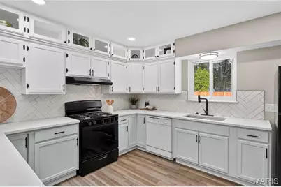 3902 Jane Avenue, Saint Ann, MO 63074 - Photo 7