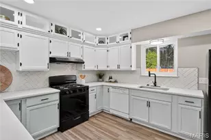 3902 Jane Ave, Saint Ann, MO 63074 - Photo 7