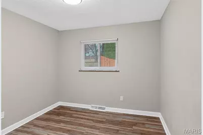 3902 Jane Avenue, Saint Ann, MO 63074 - Photo 13