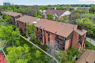 539 Coeur De Royale Dr, Creve Coeur, MO 63141 - Photo 27