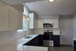 2115 Riding Spur Dr, Maryland Heights, MO 63146 - Photo 9