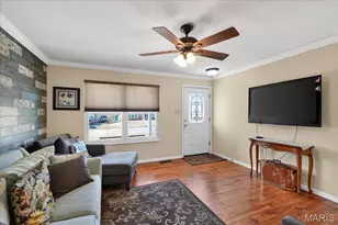 909 Townhouse Ln, Hazelwood, MO 63042 - Photo 9