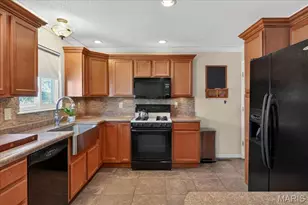 909 Townhouse Ln, Hazelwood, MO 63042 - Photo 17