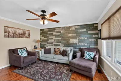 909 Townhouse Lane, Hazelwood, MO 63042 - Photo 7