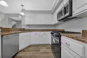 2001 King Arthur Ct, Saint Louis, MO 63146 - Photo 11