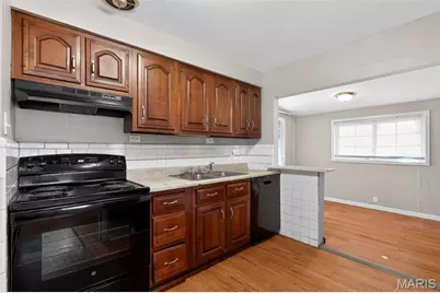 10436 Ewell Drive, Saint Louis, MO 63137 - Photo 11