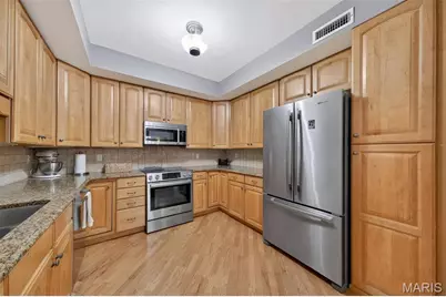 842 N New Ballas Court #102, Creve Coeur, MO 63141 - Photo 7