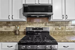 541 Wilmer Hollow Ln, Wentzville, MO 63385 - Photo 11