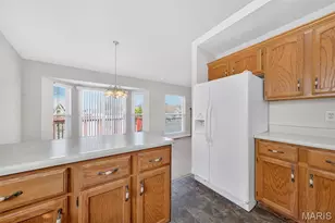 1002 Chapel Hill Dr, Saint Peters, MO 63376 - Photo 11