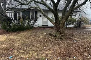 2074 Wedgewood Dr, Jennings, MO 63136 - Photo 1