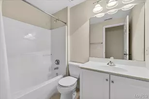 16816 Chesterfield Bluffs Cir, Chesterfield, MO 63005 - Photo 27