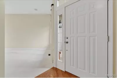 16816 Chesterfield Bluffs Circle, Chesterfield, MO 63005 - Photo 5