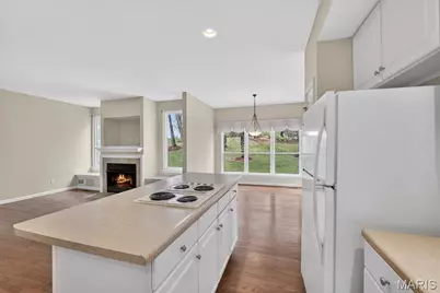 16816 Chesterfield Bluffs Circle, Chesterfield, MO 63005 - Photo 17