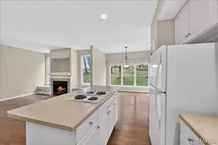 16816 Chesterfield Bluffs Cir, Chesterfield, MO 63005 - Photo 17