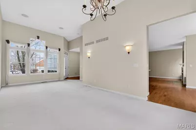16816 Chesterfield Bluffs Circle, Chesterfield, MO 63005 - Photo 7