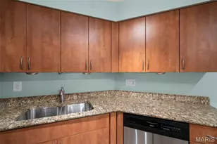 4570 Laclede Ave, Saint Louis, MO 63108 - Photo 15