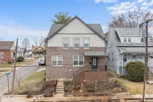 2620 Lyle Ave, Maplewood, MO 63143 - Photo 1