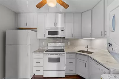 1436 Peacock Lane, Saint Louis, MO 63144 - Photo 7