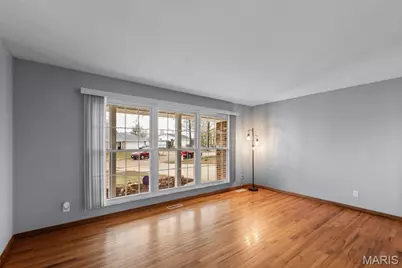 5048 Flintwood Drive, Saint Louis, MO 63129 - Photo 3